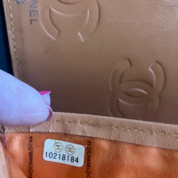 Chanel quilted Zippy wallet - Picture 12 of 16